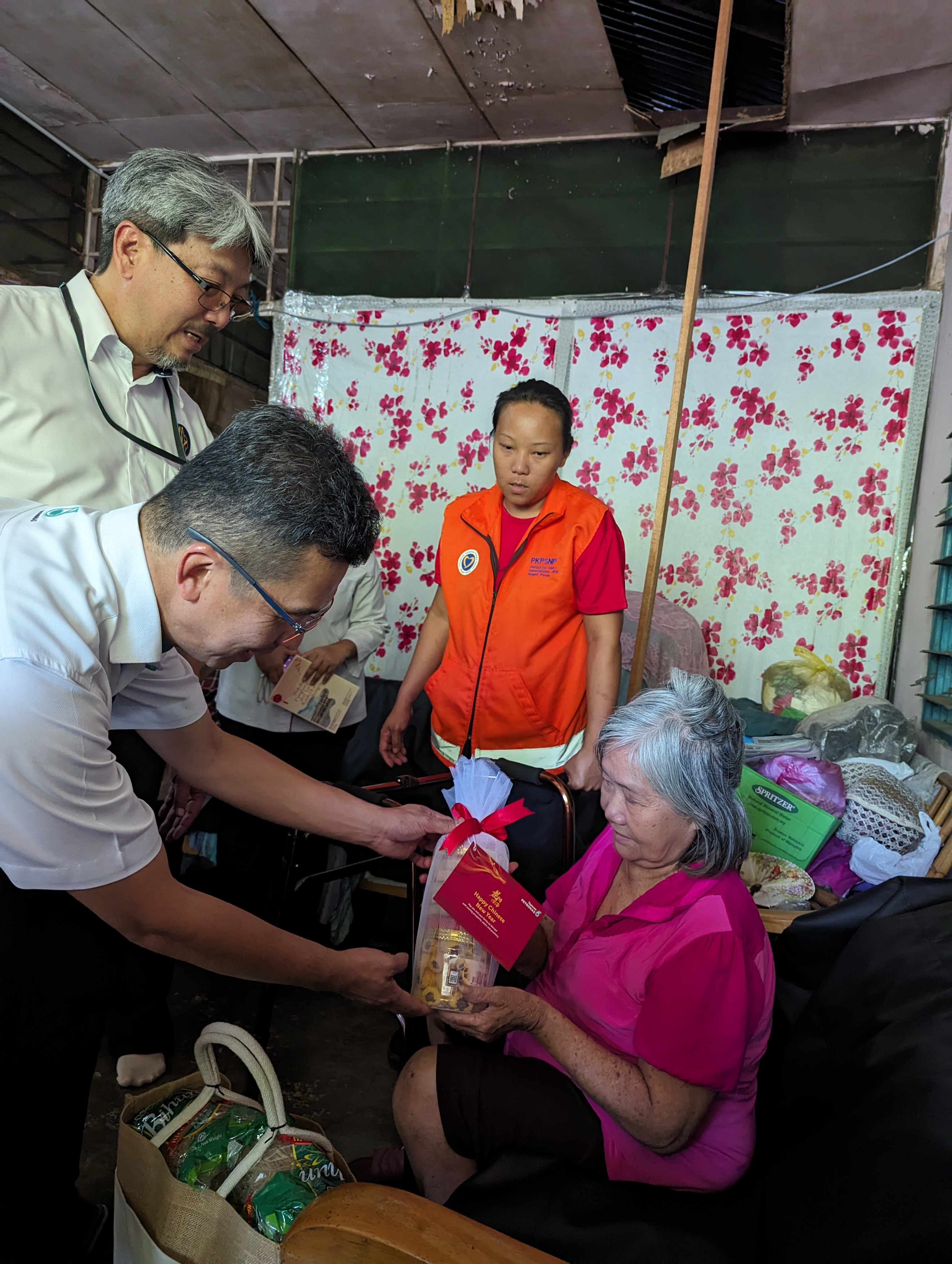 Yayasan PETRONAS to Donate Food Bags.jpg