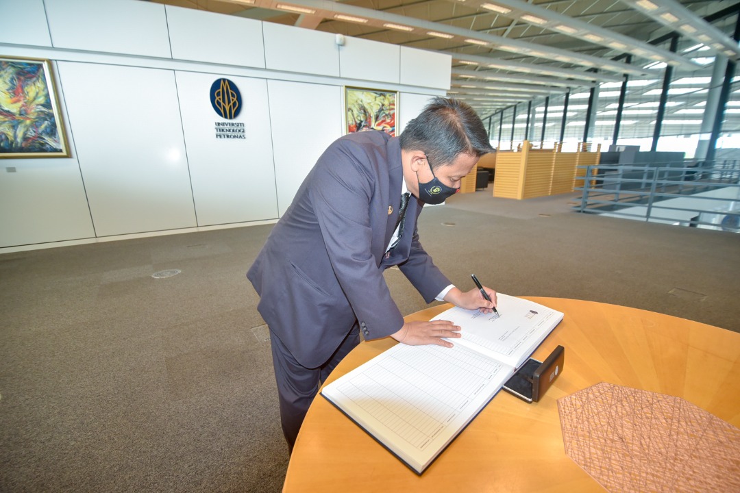 Visit by YDPT MDPT to UTP - web - 1.jpeg